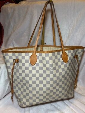 395. Louis Vuitton Damier Azur Canvas Neverful MM w/coa